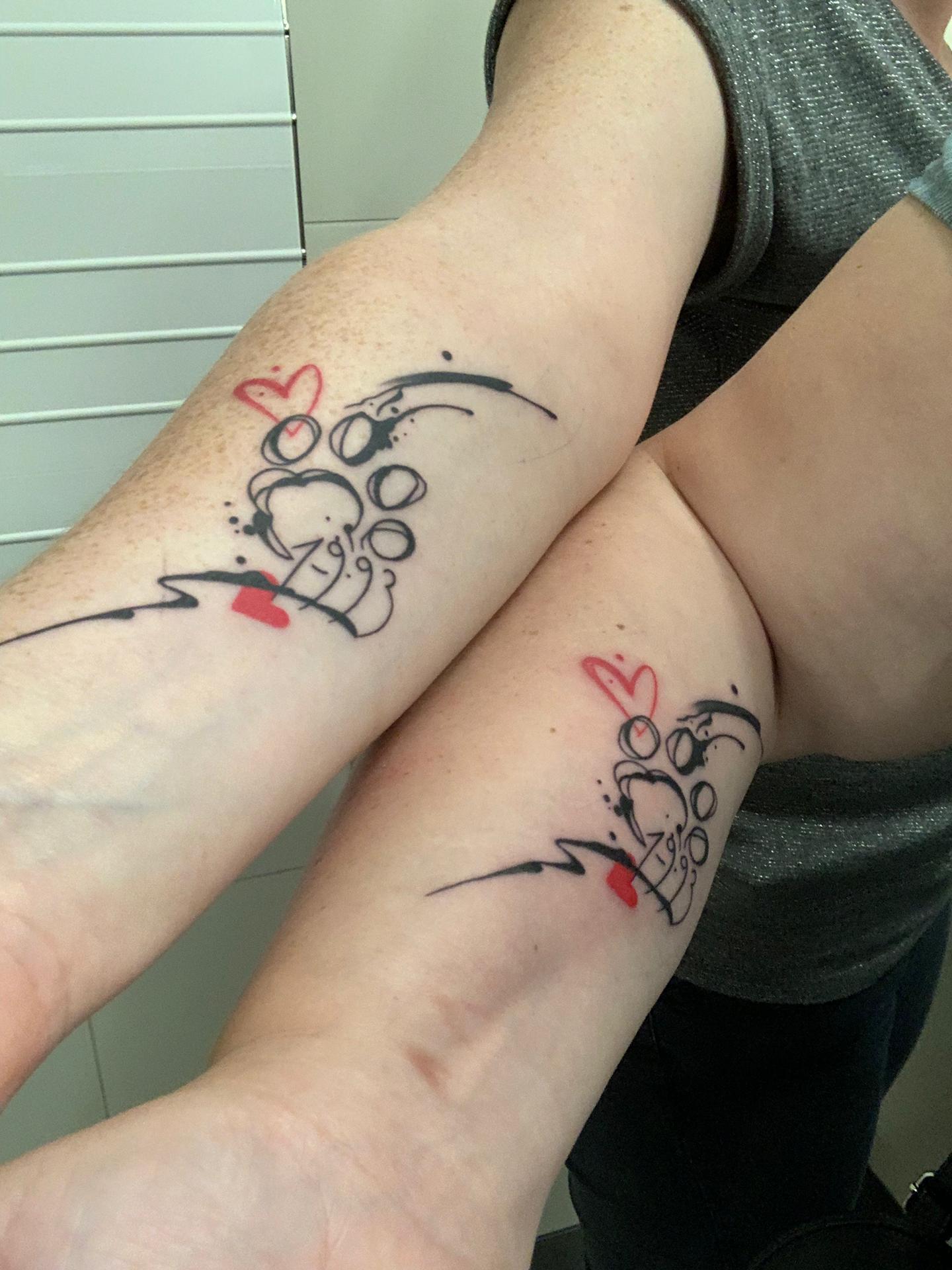 Stéphanie et Nadia - Un tatouage d'amitié
